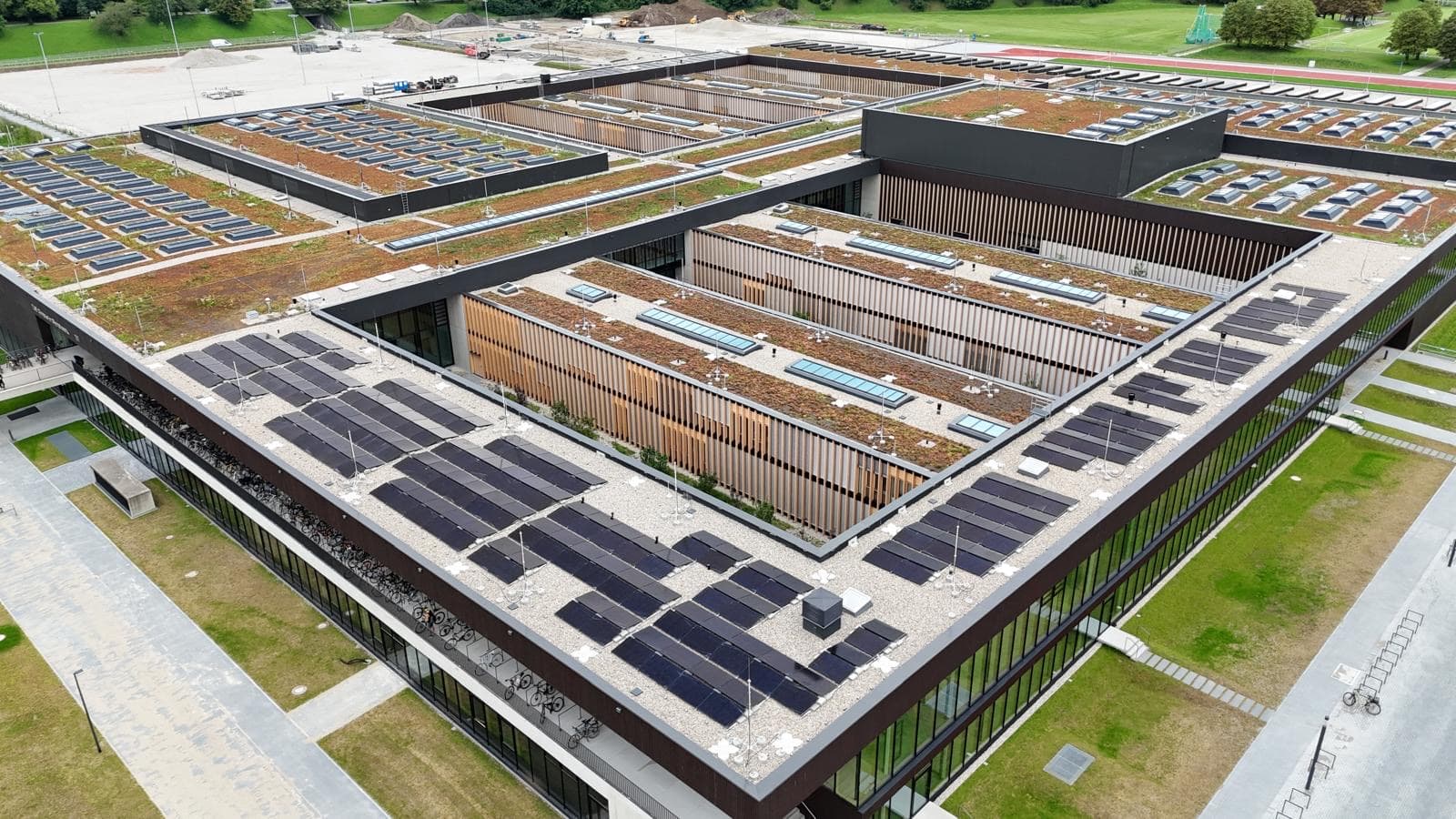 Freiland- und Agrar-Photovoltaikanlage von Profisolar Bau