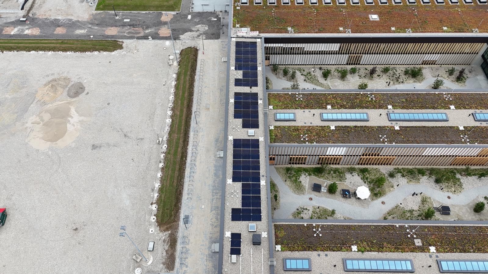 Großflächige Photovoltaik-Aufständerung im Freiland