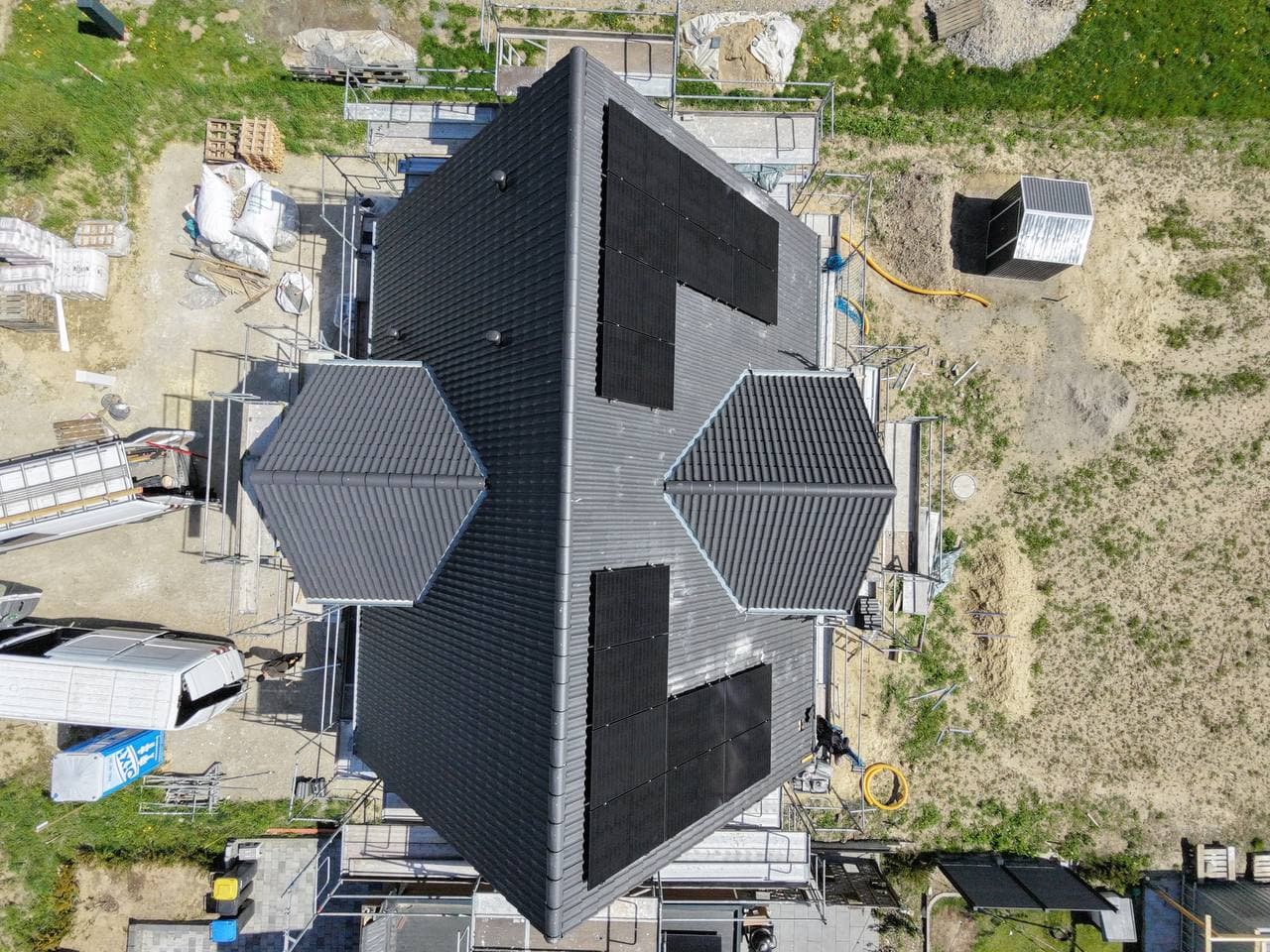 Freiland- und Agrar-Photovoltaikanlage von Profisolar Bau
