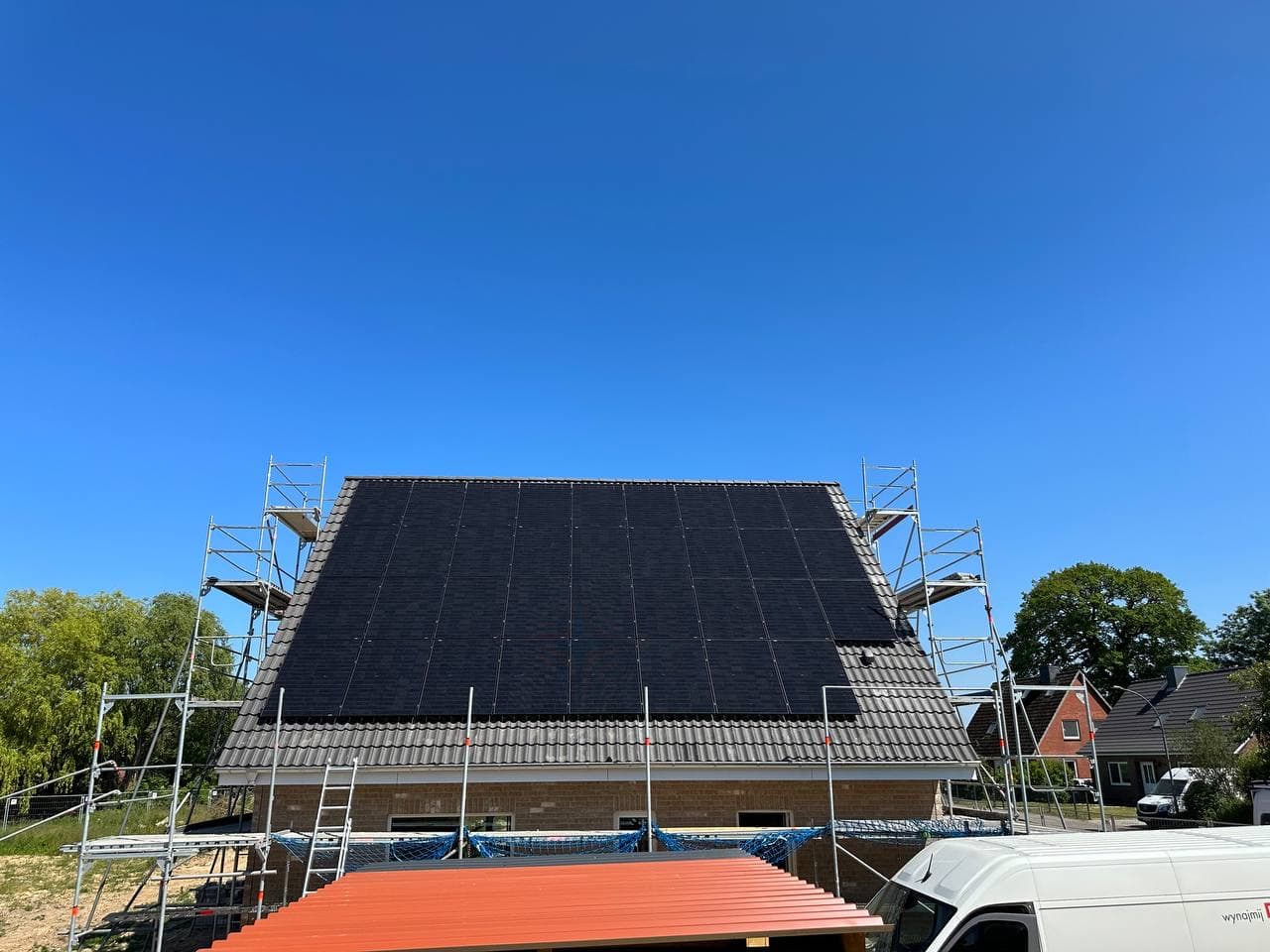 Speichersystem mit Wechselrichter im Technikraum